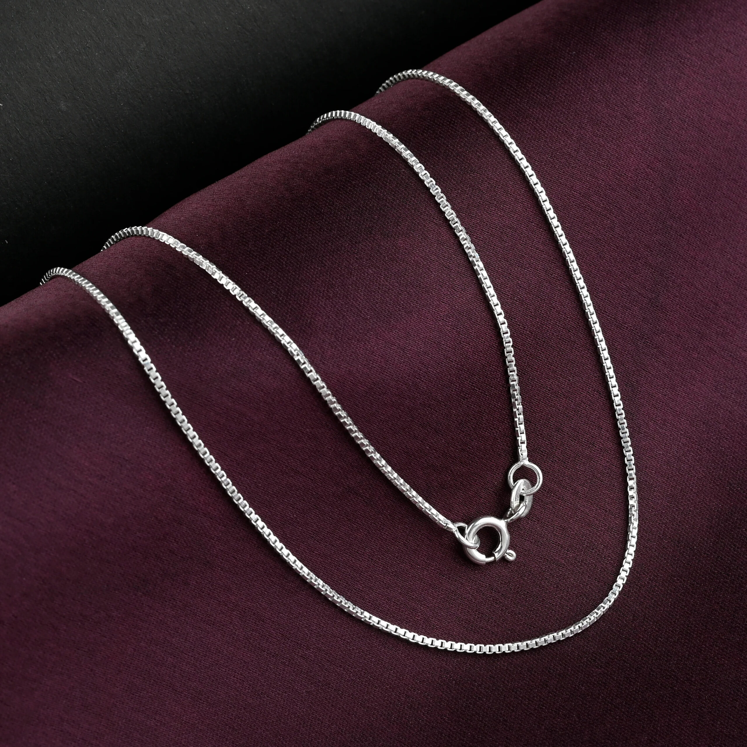 Exploring Elegant Silver Chain Designs with Ijuels